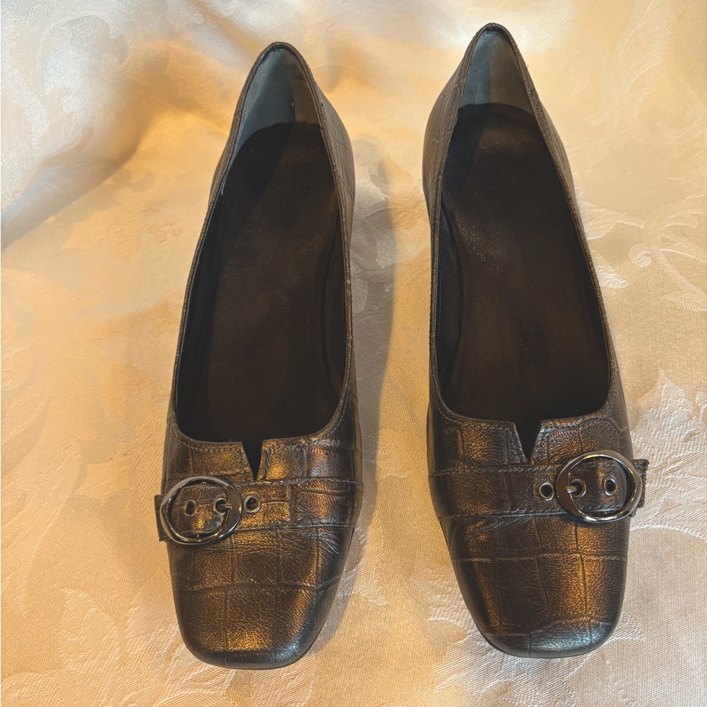 Women’s Pewter colored Leather Heels with Buckle Detail. Size 8